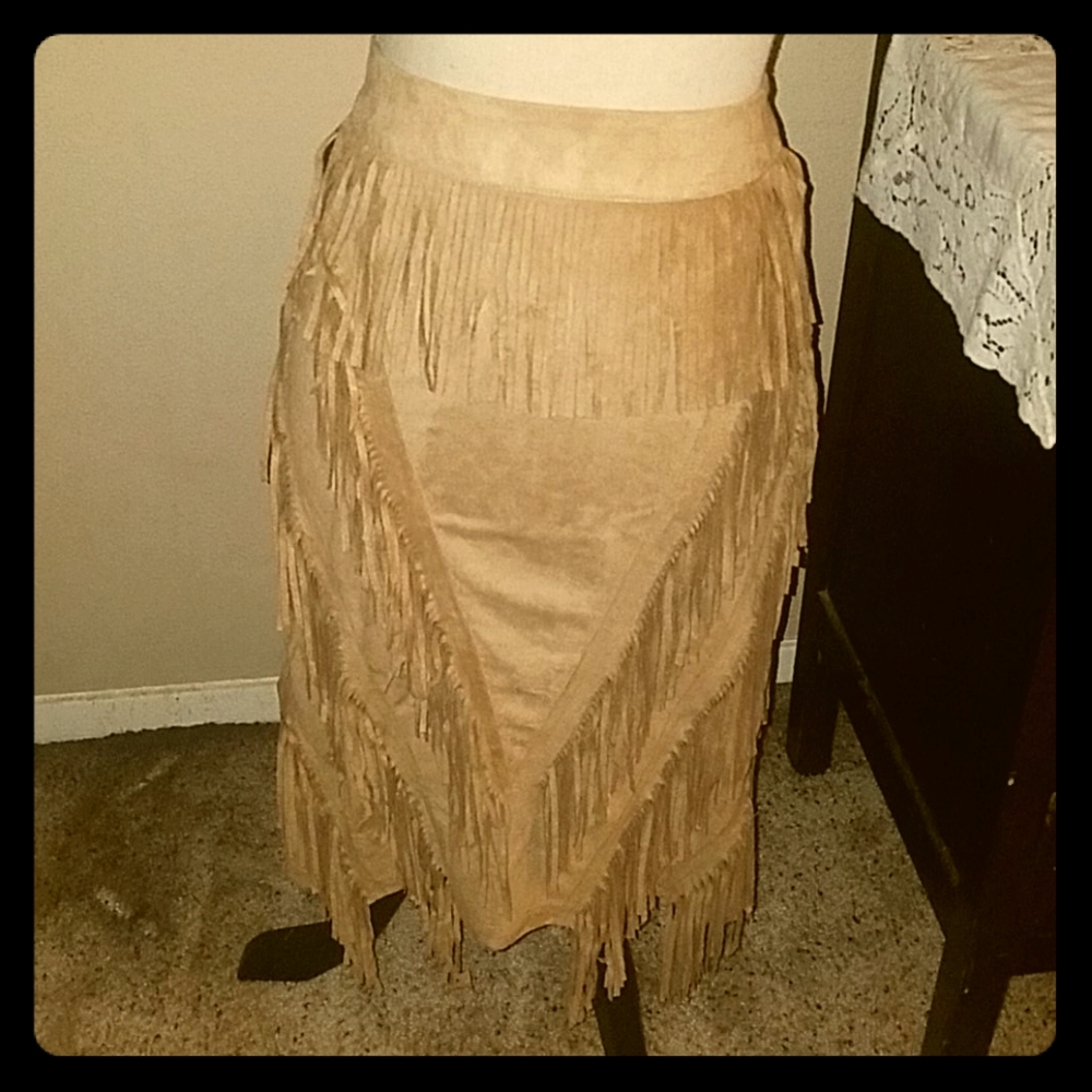 Hot& Delicious Fringe Skirt